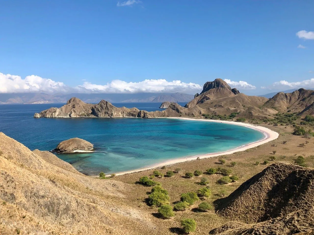 Scuba diving in Komodo