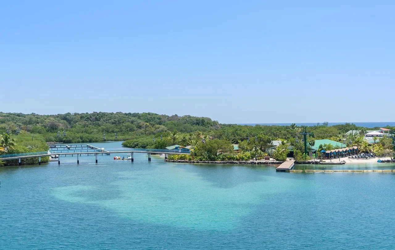 Scuba diving in Roatán